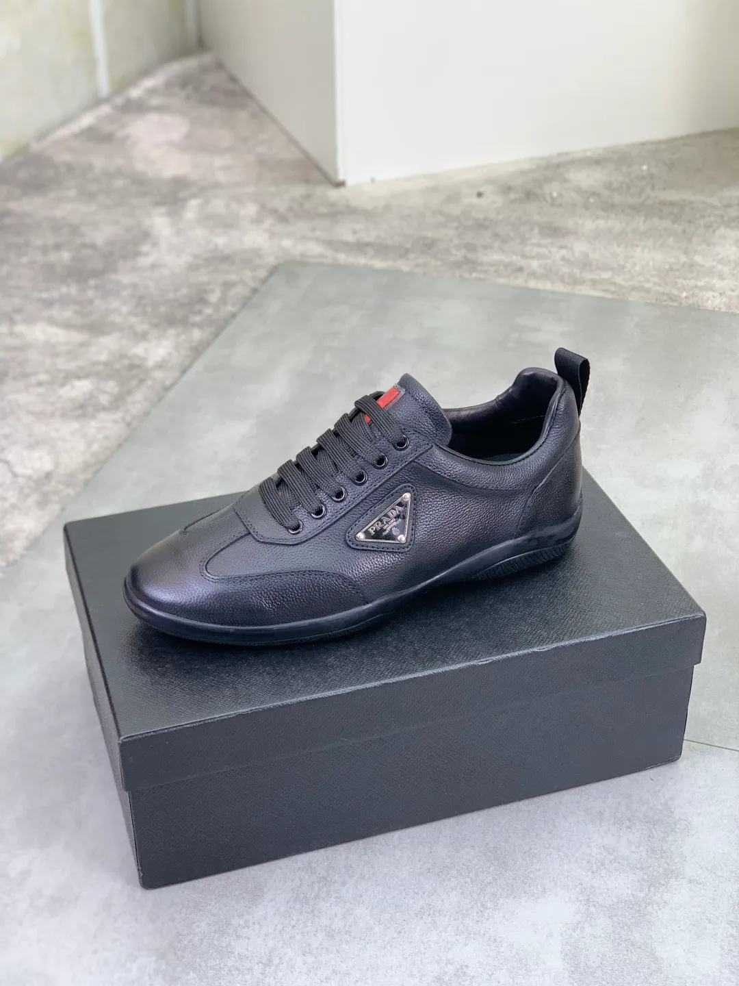 Men's Men's Shoes P400💰[New Style] The latest classic model of high-quality PRADA breathable and comfortable men's shoes is now on the official website, 1:1 copied, synchronized in Hong Kong, and on the same catwalk; all made of calfskin with breathable mesh fabric ➕Imported soft and comfortable sheep Leather lining, 🍡🍡original rubber outsole is non-slip and wear-resistant; comfortable to wear, attractive style, fine workmanship, and simple and neat shoe last, showing a man's courage and toughness, 👍size 38 to 44; 3⃣️colors🉑️ to choose from